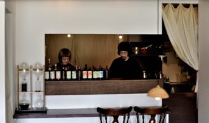 chiba house : 自家焙煎の珈琲とお酒。ビンテージオーディオから流れる心地よい音楽に身を委ねる